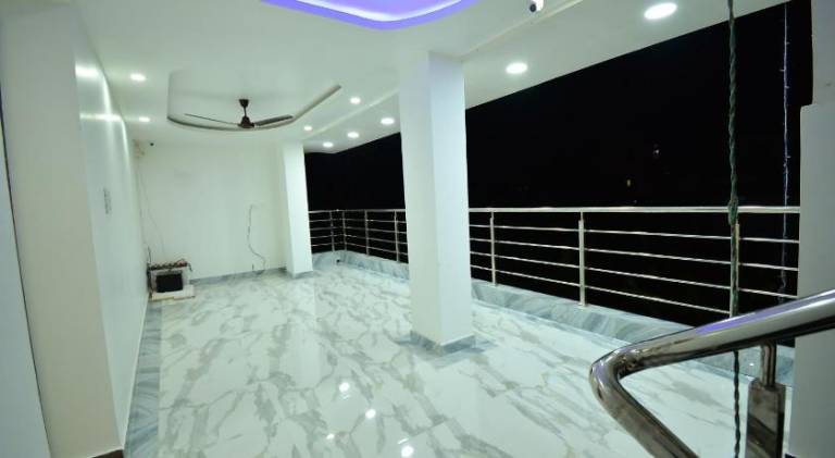 HOTEL CORAL INN — photo 2