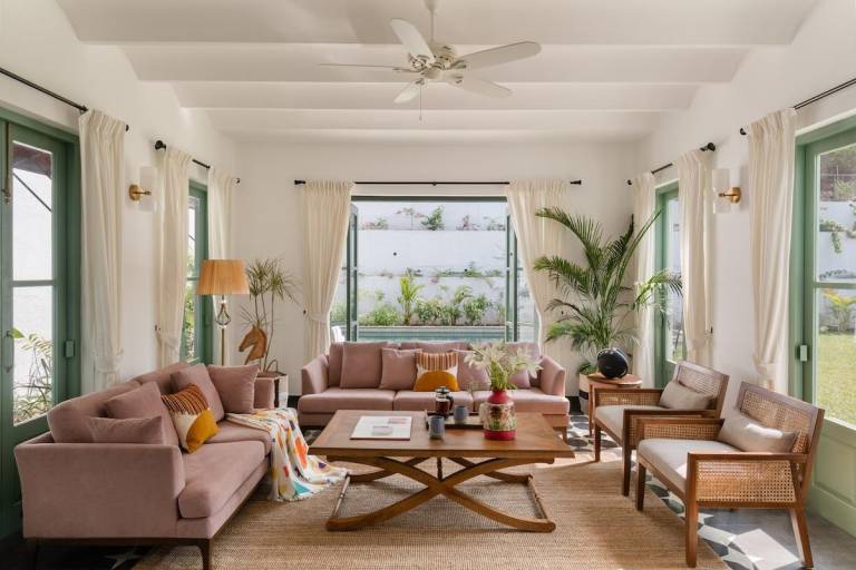 Beautiful villa with private pool, garden & terrace | Suitable for remote work | Pets are welcome in Vagator