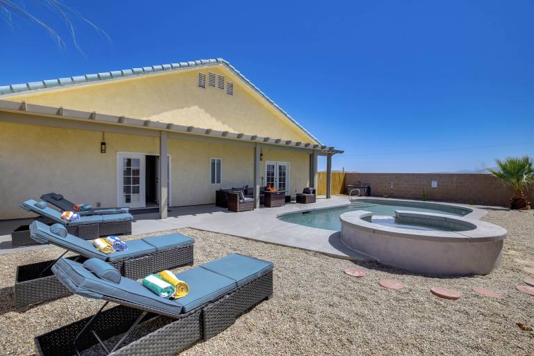 Saltwater Pool & BBQ: Spacious Desert Gem! — photo 2