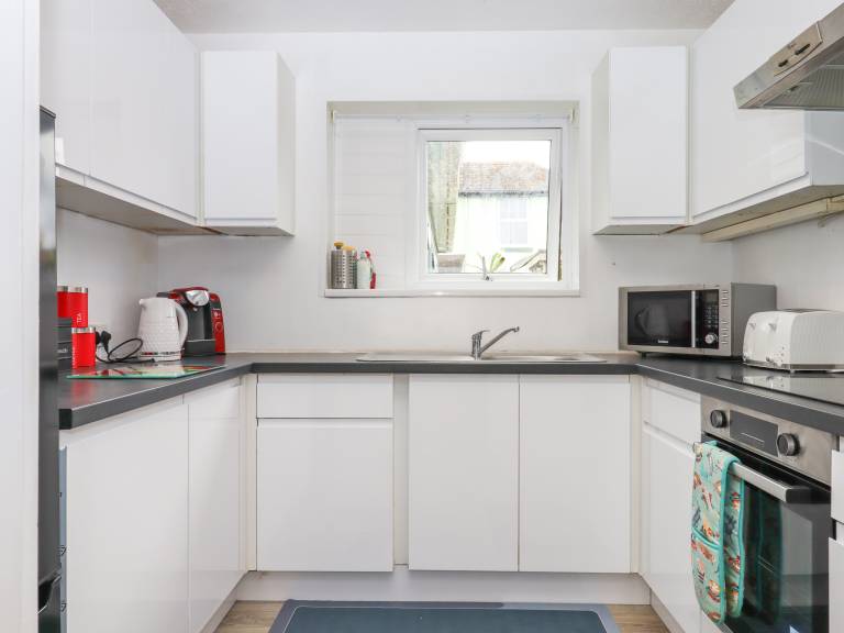 Child-friendly charming cottage with yard | Beach view | Pets are welcome — photo 5