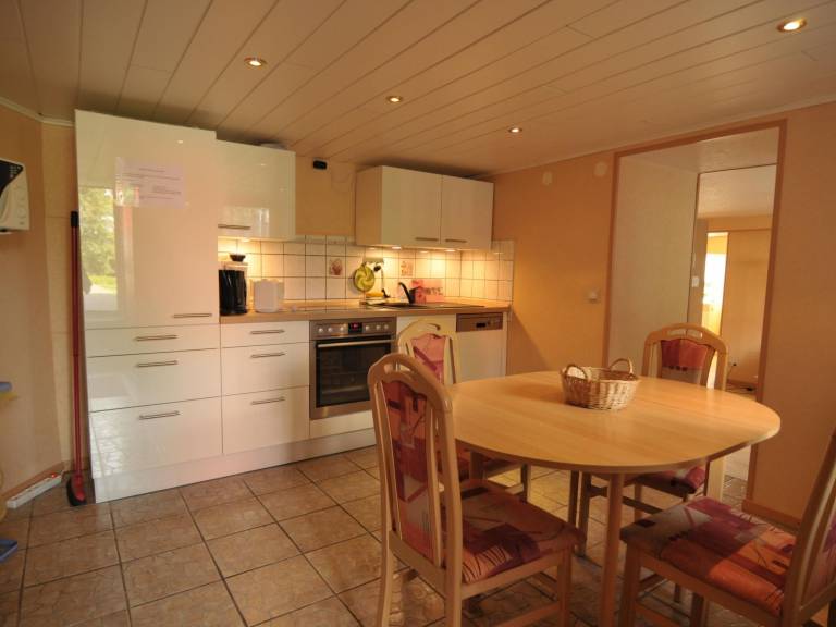 Rental apartment with BBQ, garden & terrace — photo 5