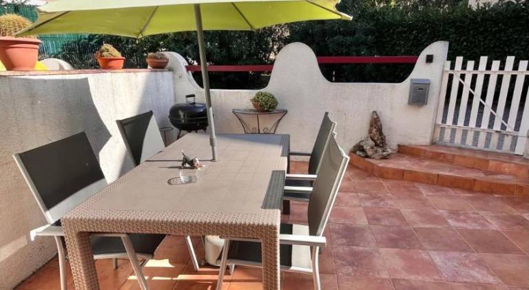 Apartment with barbeque, terrace & yard | Pet-friendly — photo 4