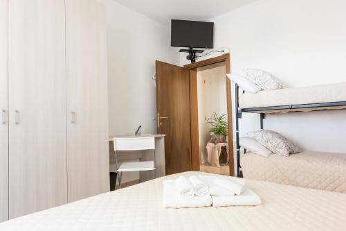 Serviced apartment with patio & yard | Suitable for remote work — photo 2