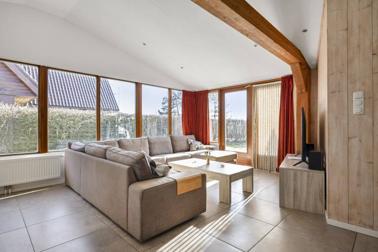 Modern holiday home in Groote Keeten for 4 guests near the beach and Callantsoog. Features dishwasher, underfloor heating and luxury bathroom. Comfortable holiday home by the sea in North Holland. — photo 5
