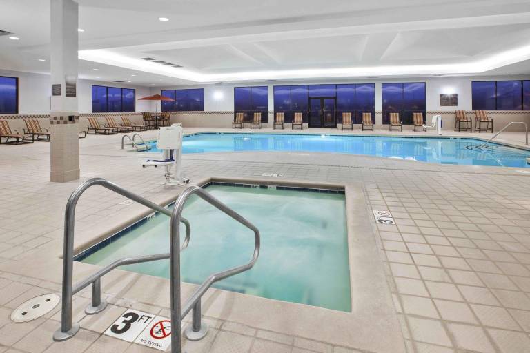 Hampton Inn Toledo-South/Maumee — photo 5