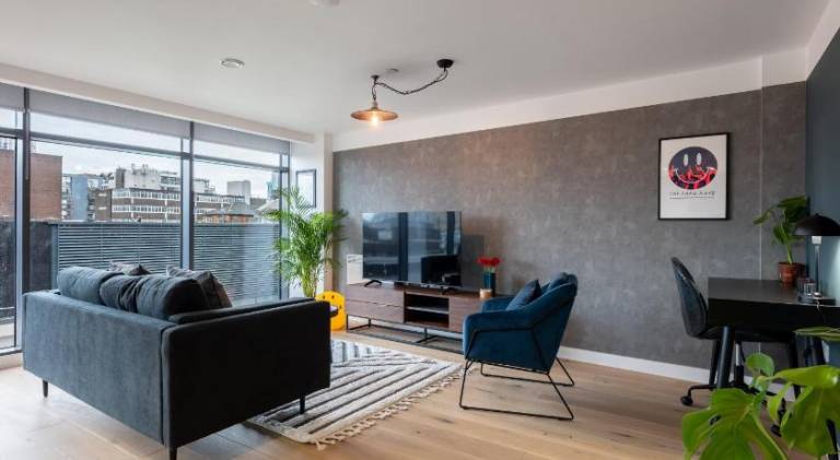 Lovely rental apartment with patio | Near Manchester Town Hall | Pets are welcome — photo 4