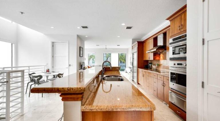 House with pool | Near Las Olas Boulevard — photo 4