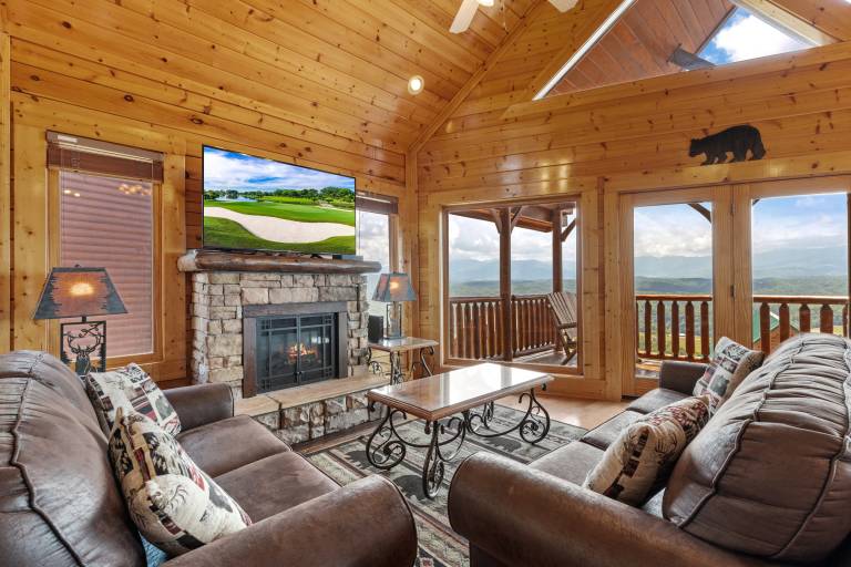 Stunning Mountain Views Game Room Pet Friendly Hot Tub WiFi — photo 5