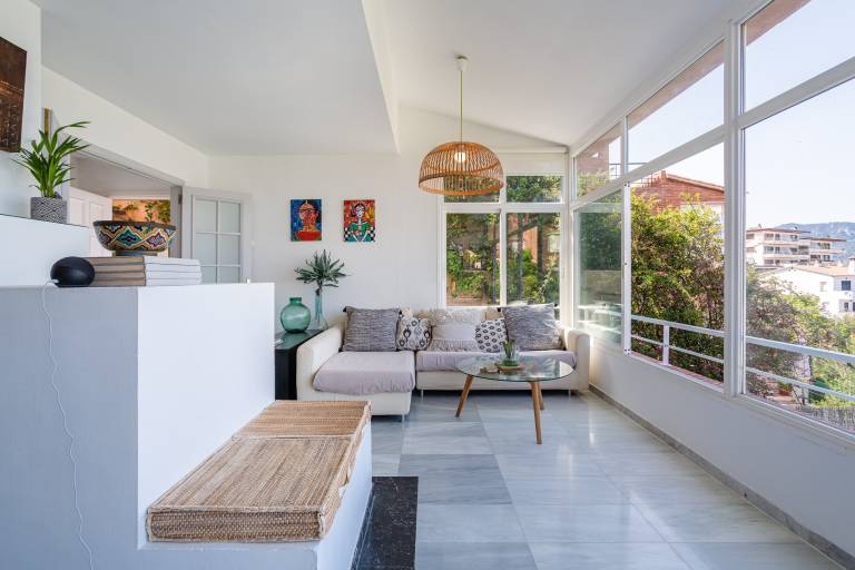 Family-oriented ample vacation home with patio, pool & fast internet | City view | Next to the beach | Good for workation | Pets are welcome — photo 4