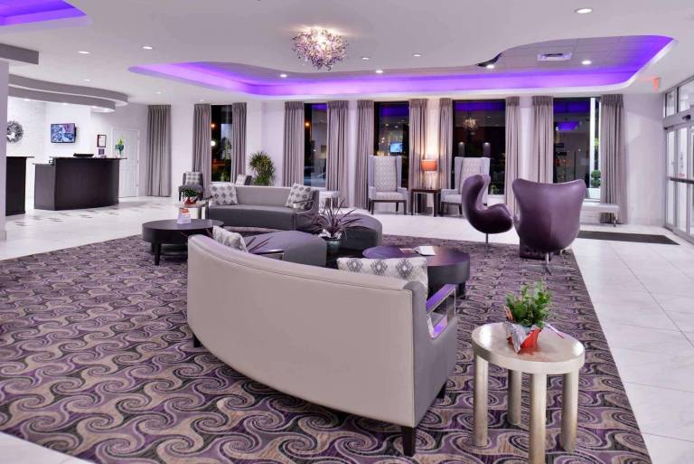 Clarion Inn & Suites Across From Universal Orlando Resort — photo 3