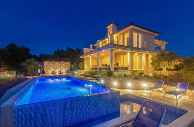 Villa  Malinska-dubašnica