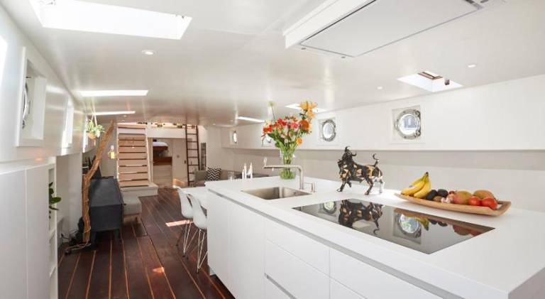 Villa with patio | Next to Dam Square — photo 3