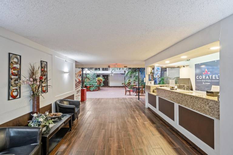 Coratel Plus Suites Wichita West Airport — photo 4