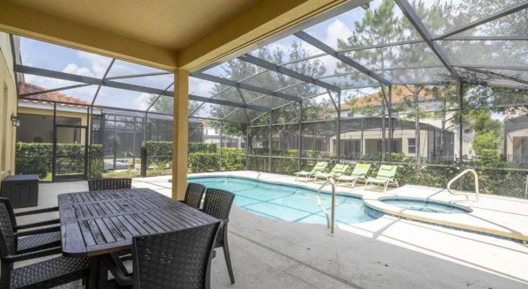 Lovely vacation home with jacuzzi & pool | Pets are welcome — photo 4