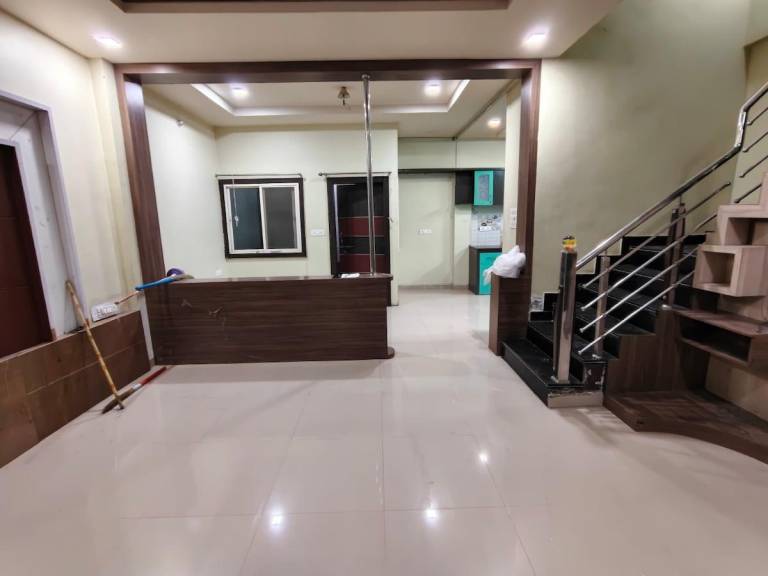 House with 3 rooms for 7 persons in Indore