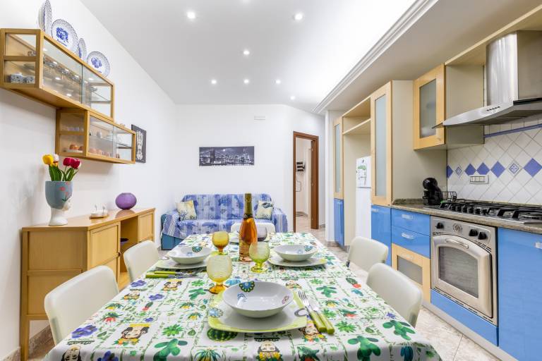 Fully equipped rental apartment with fast internet & terrace | City view | Close to the beach | Pets allowed — photo 3