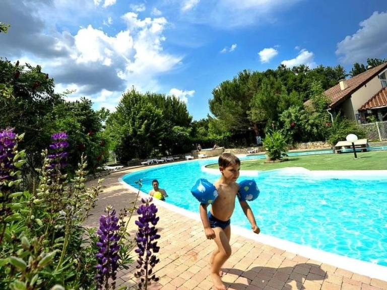 Lovely tent with patio & pool | Pets allowed — photo 2
