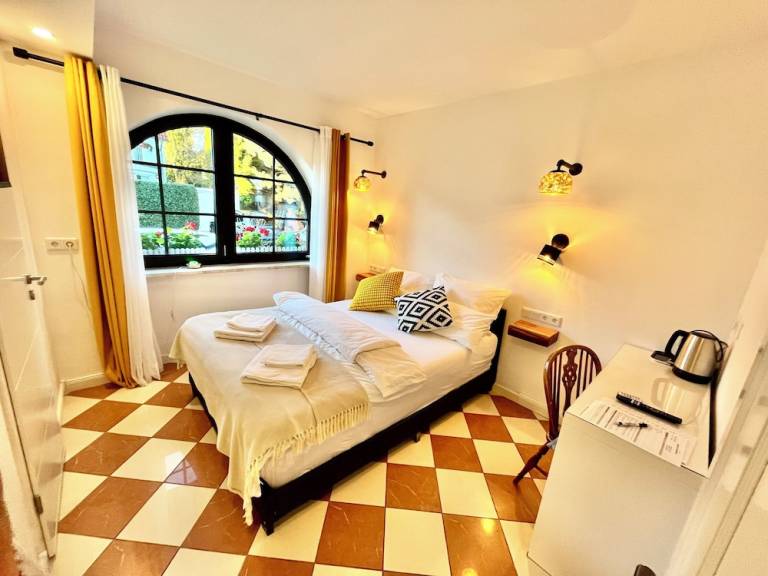 Bed & Breakfast  Raunheim