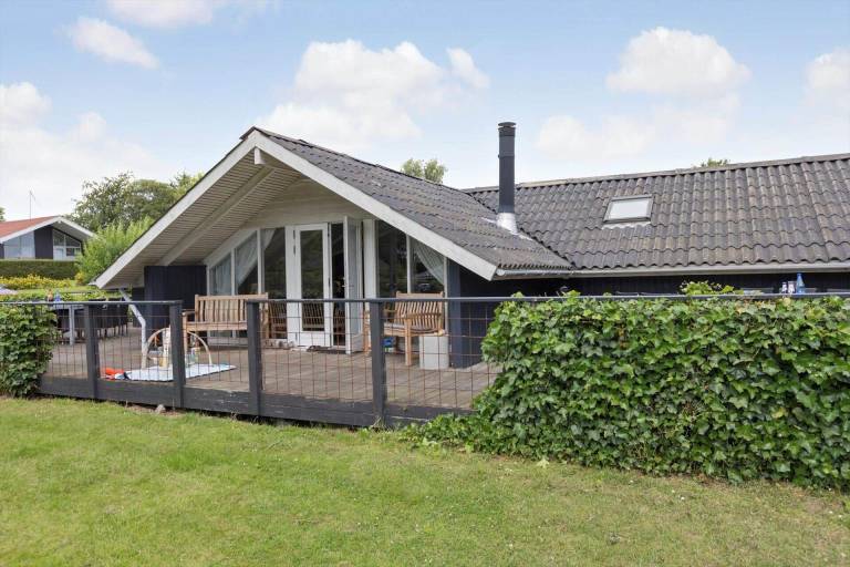 House with barbeque, terrace & hot tub — photo 2