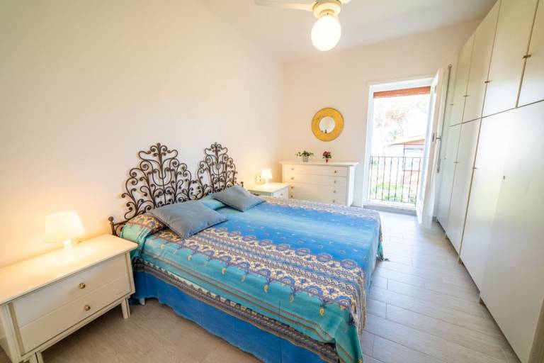 Child-friendly rental apartment with terrace | Next to the beach | Pets allowed in Campo nell'Elba