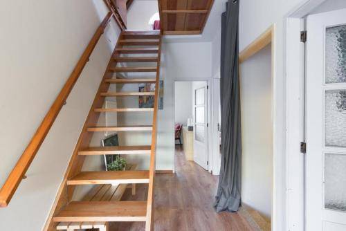Rental apartment with terrace & yard — photo 3
