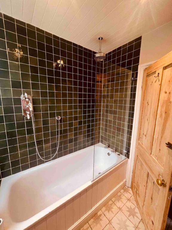 House with patio | Pets are welcome — photo 4
