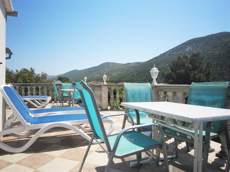 Apartment with terrace in Sibenik