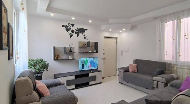 Apartment with 2 rooms for 6 persons in Malgrate