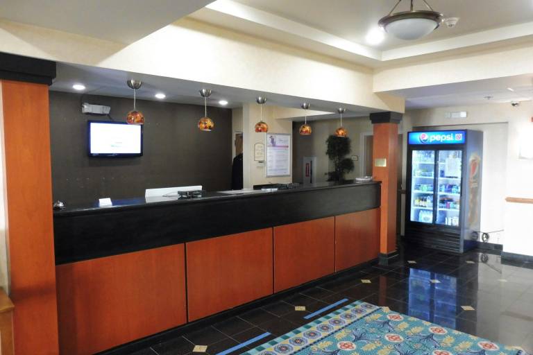 Red Roof Inn & Suites Galloway — photo 2