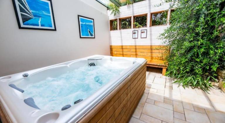House with pool, yard & terrace — photo 4