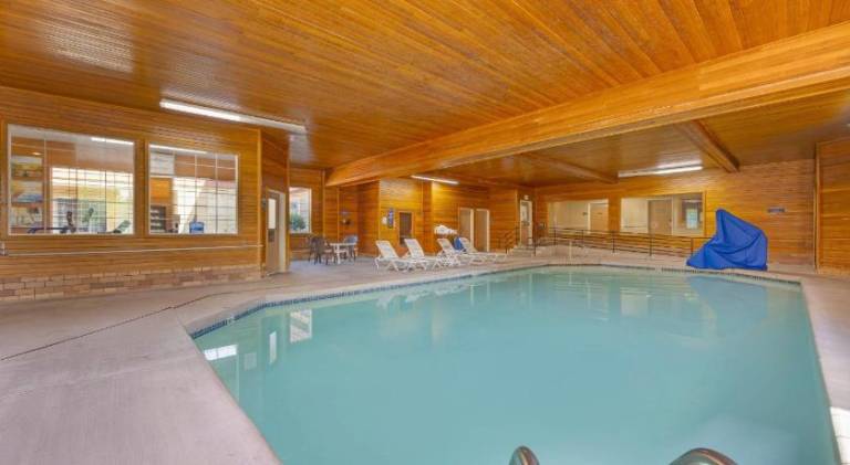 Comfort Suites Salem — photo 3