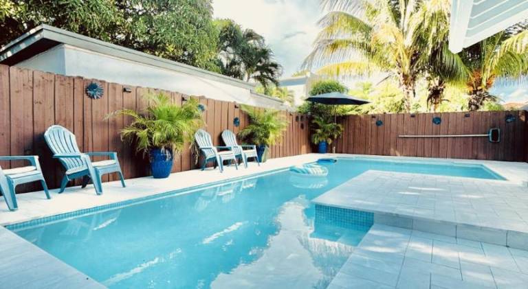 Vacation home with pool | Pets are welcome — photo 5