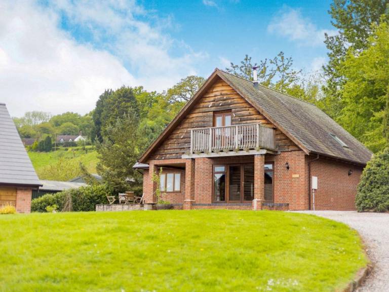 Fully equipped beautiful cottage with garden & hot tub | Dogs allowed in Malvern