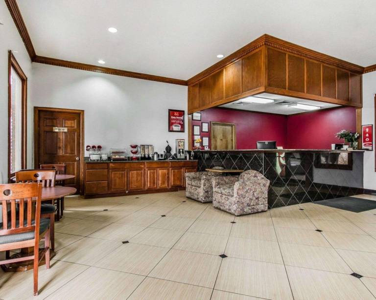 Econo Lodge Inn & Suites Enterprise — photo 3