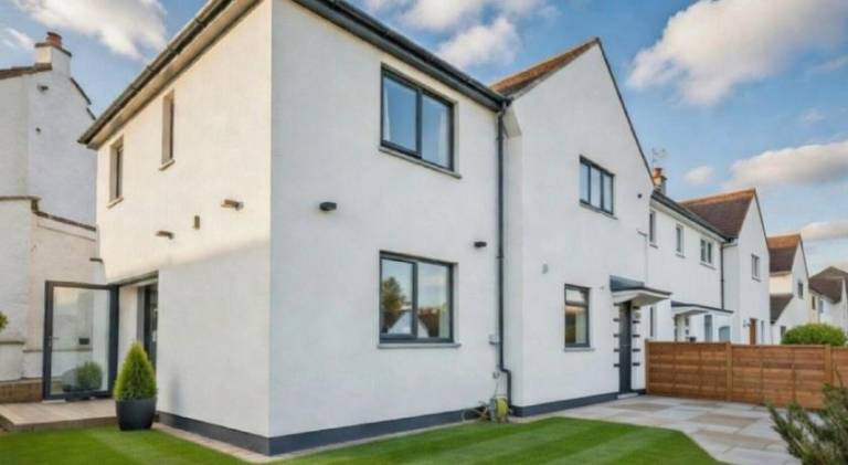 Dreghorn House 5 b-rooms 9 beds 3 toilets 2 showers, 1 bath 2 receiption Secure free Parking 233 Wifi in Edinburgh