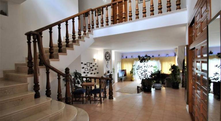 Holiday villa in 10 min from Fuengirola beach with sea views pool BBQ parking WiFi aircon big garden — photo 5