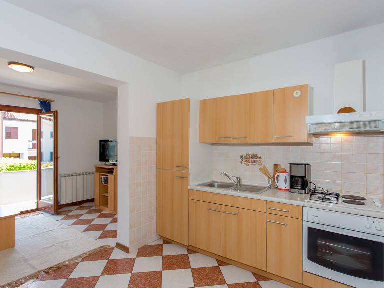 Fully equipped beautiful holiday apartment with barbecue, fast internet & terrace | Water view | Pets allowed — photo 5