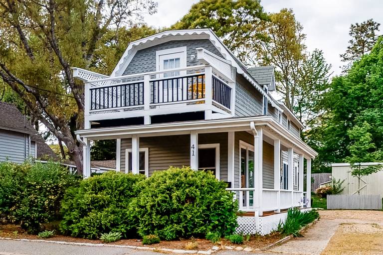House  Oak Bluffs
