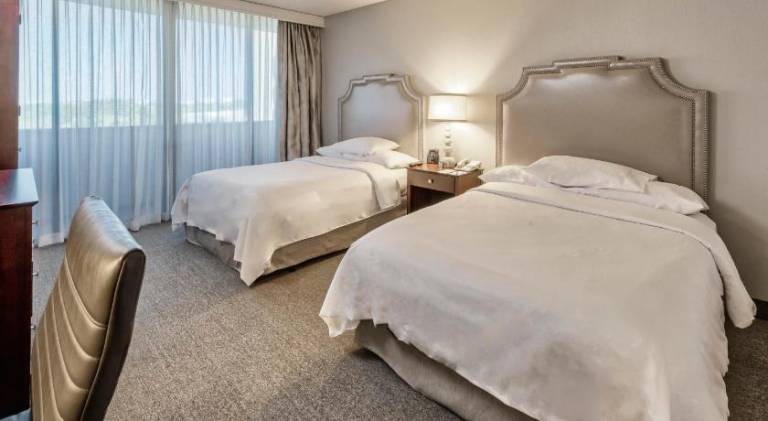 Apartment with pool in Boca Raton, FL