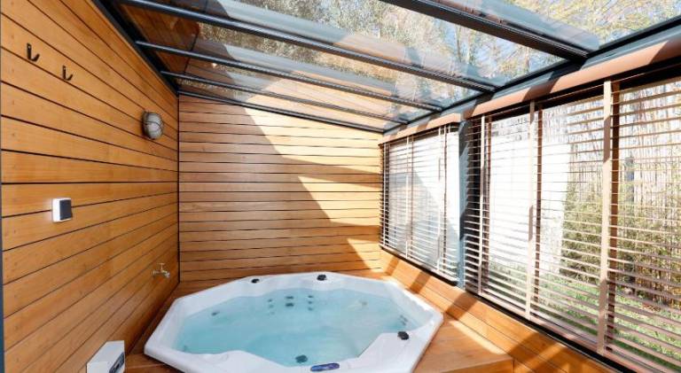 Le mazet des amants, cabane en bois avec jacuzzi privatif — photo 3