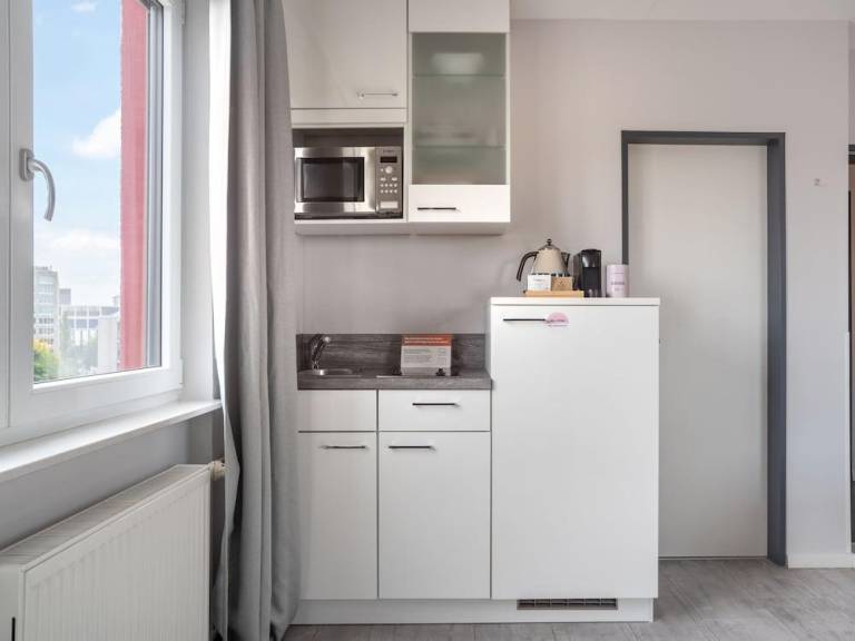 Nice serviced apartment with patio | Dogs allowed — photo 4