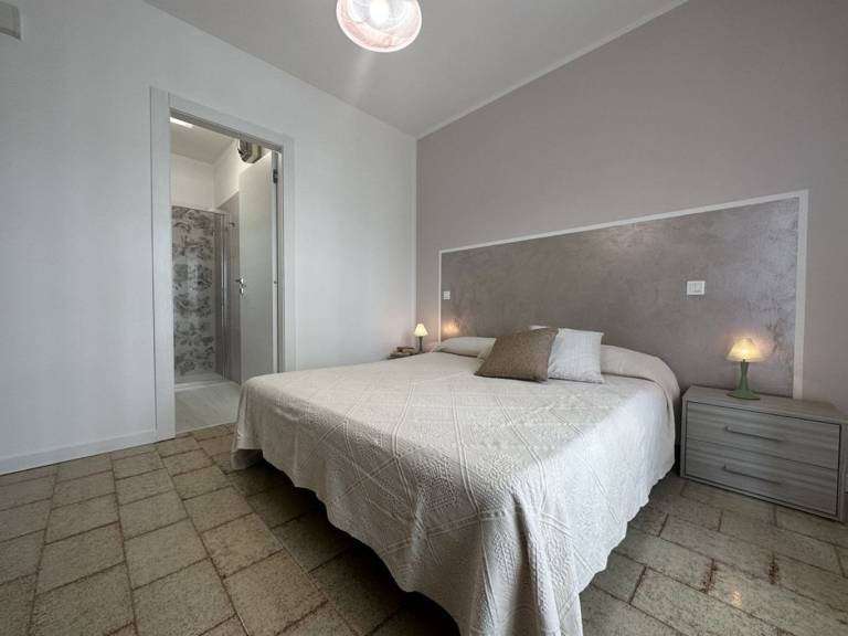 Holiday apartment with patio | City view — photo 5