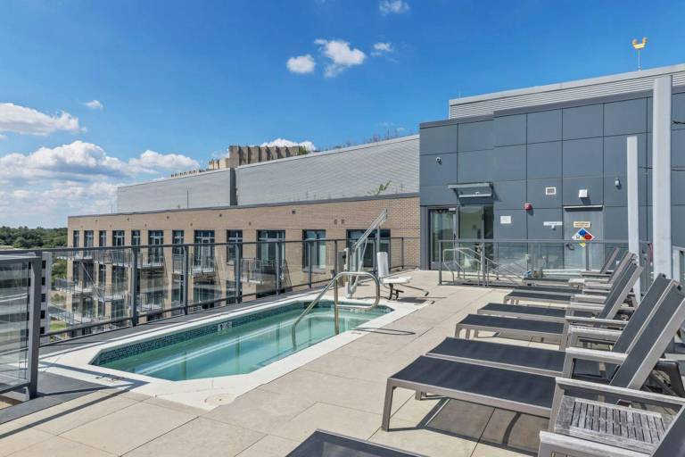 Placemakr Marymount Ballston — photo 5