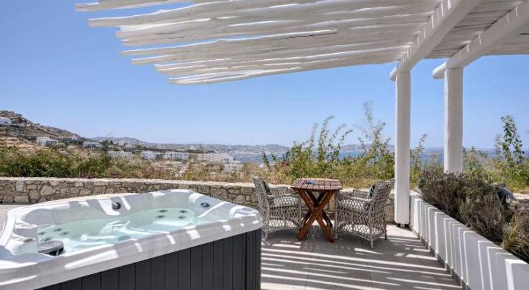 House with yard, jacuzzi & patio | Next to the beach | Good for workation | Pets are welcome — photo 3