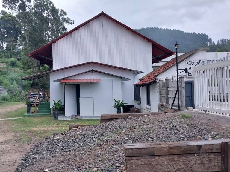 Ella Hostel & Restaurant