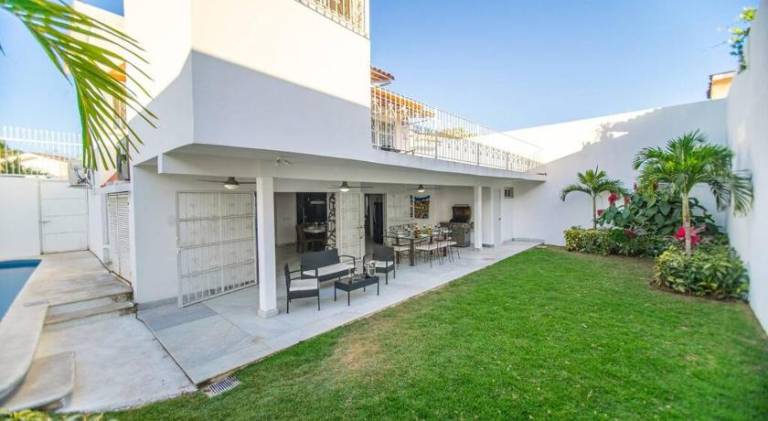 Big villa with pool | Pets are welcome — photo 5
