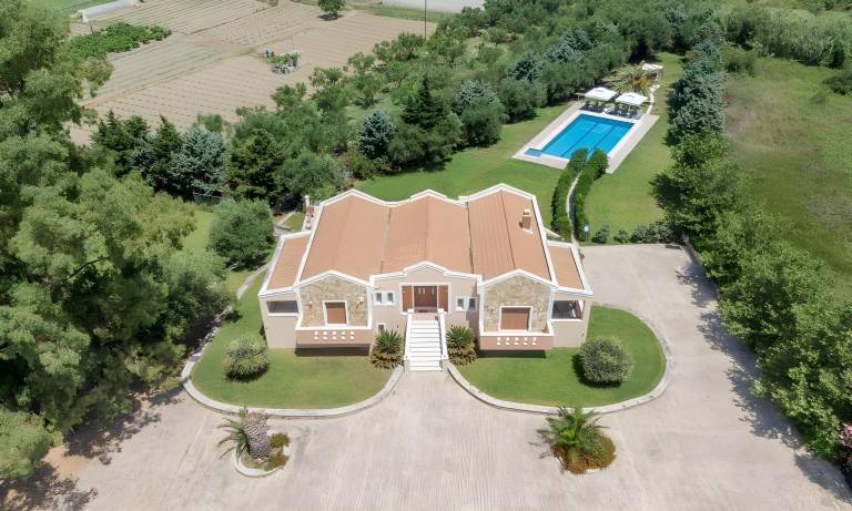 Leone Luxury Villas in Zakynthos