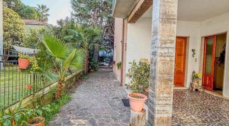 Rental apartment with 2 rooms for 6 persons — photo 4