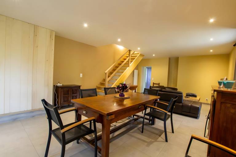 Fully equipped beautiful house with pool, barbeque & patio | Pets are welcome — photo 3