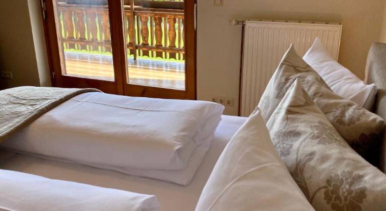 Vacation home with terrace & jacuzzi | Perfect for remote work | Pets allowed in Villach